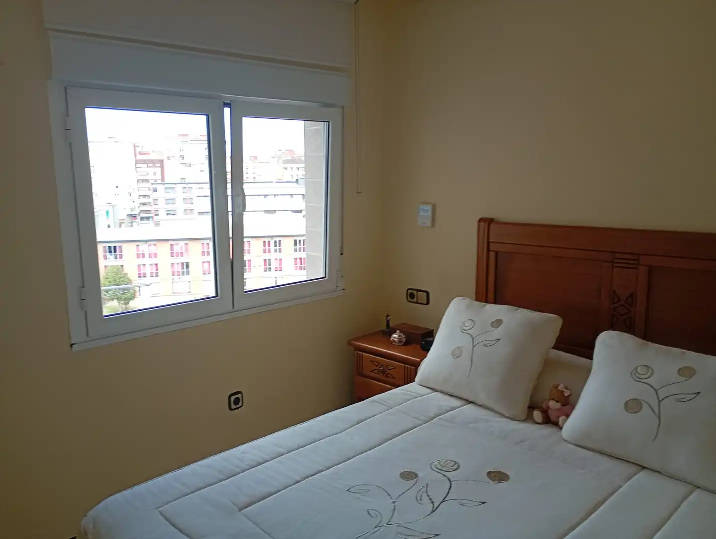 Bedroom of Flat for sale in Gijón   with Parquet flooring, Furnished and Oven