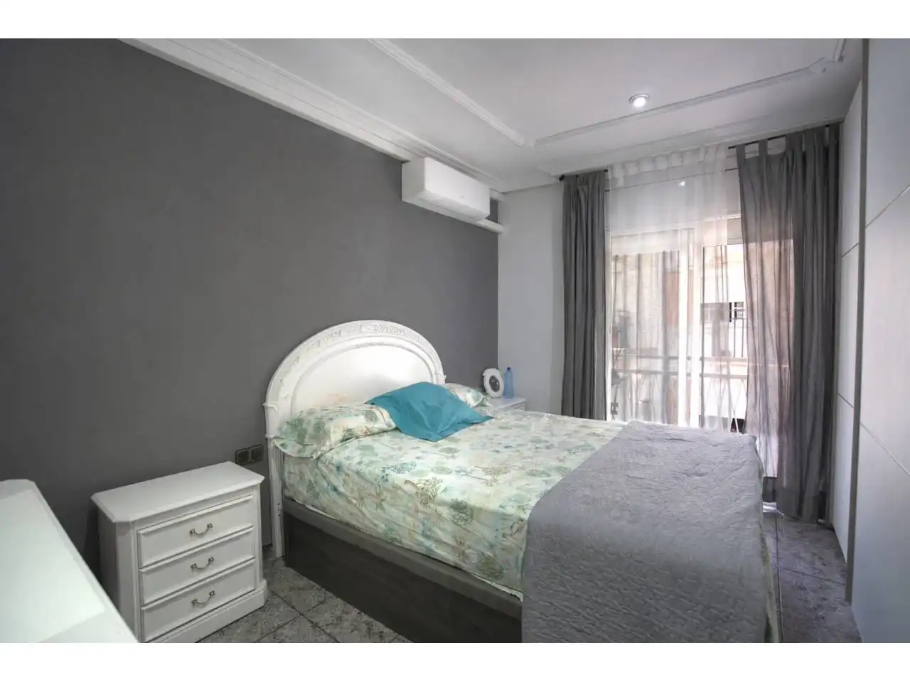 Bedroom of Flat for sale in La Llagosta  with Air Conditioner and Balcony