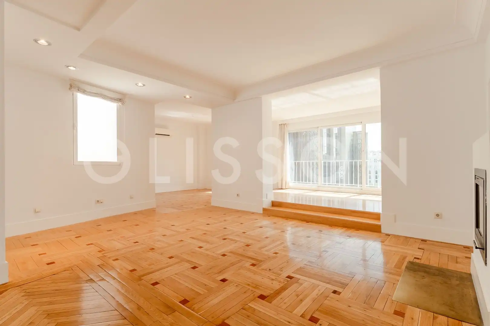 Living room of Attic for rent in Madrid  with Air Conditioner, Terrace and Storage room