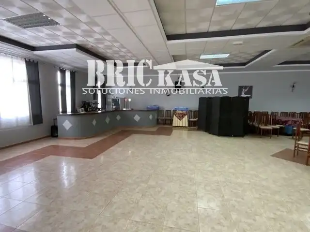 Local en venta en Torrejoncillo con Aire acondicionado
