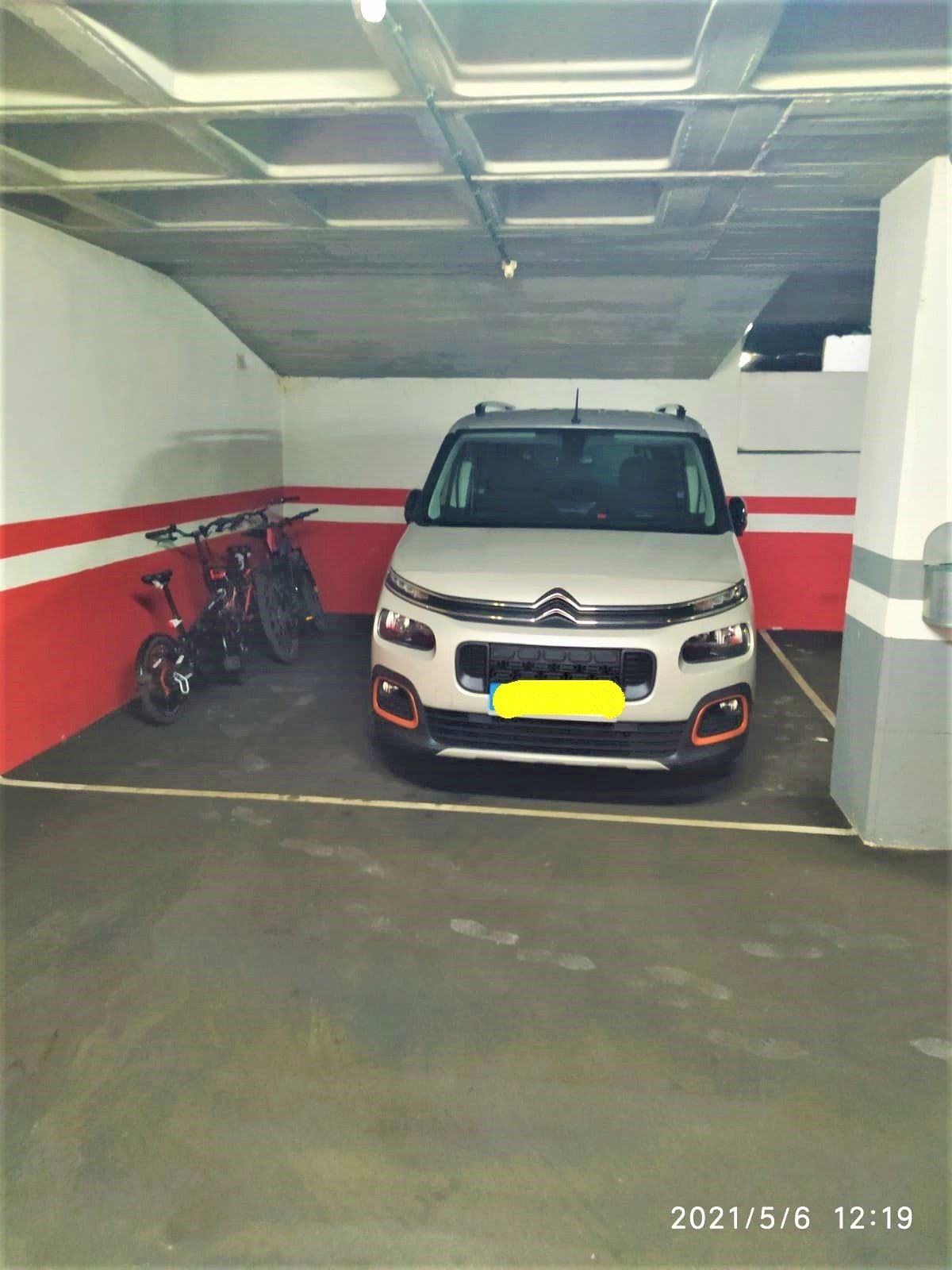Garage to rent in Calle Covadonga, 54, Barrio del Centro