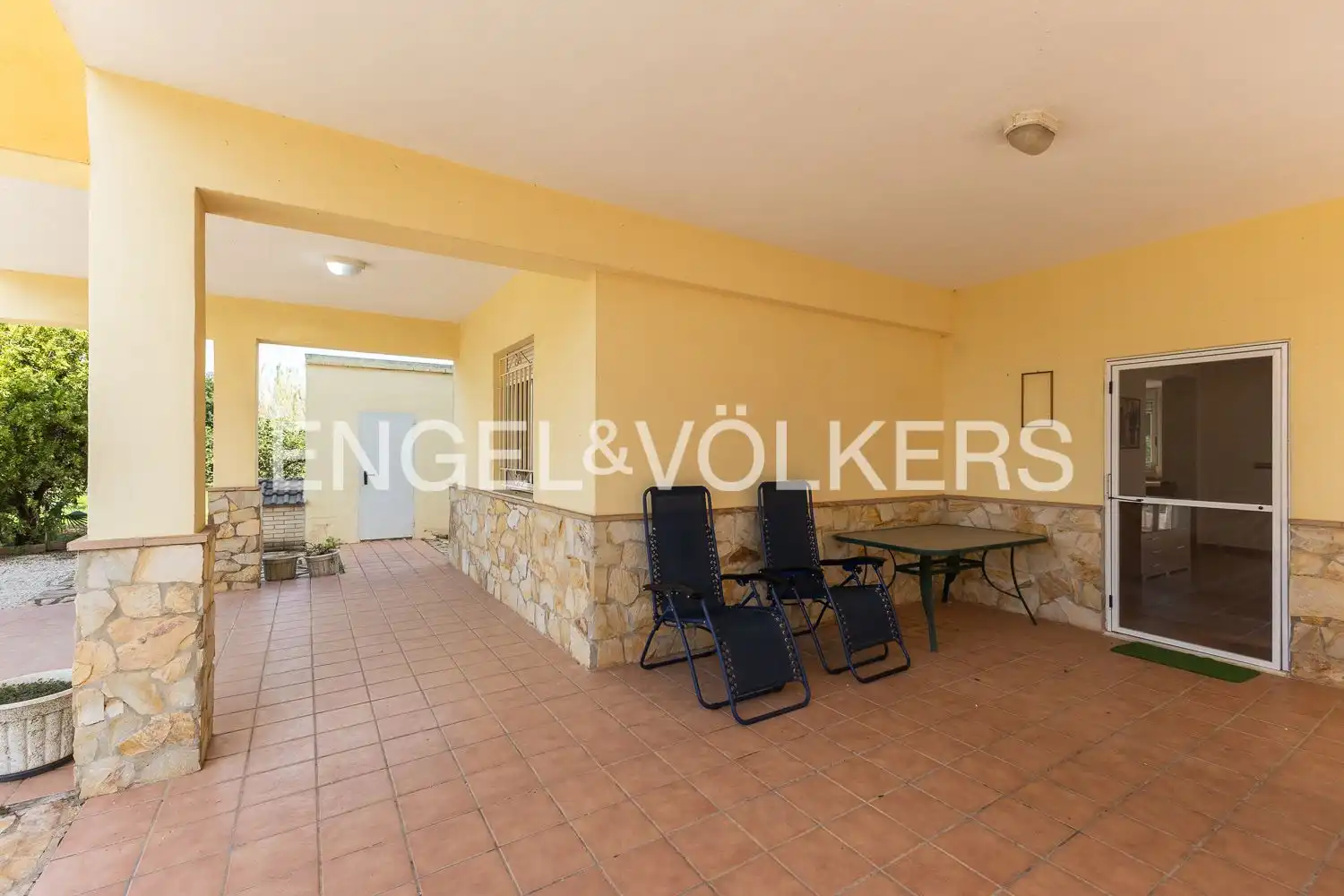 Terrassa de Casa o xalet en venda en La Pobla Llarga amb Calefacció i Jardí privat