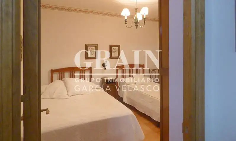 Dormitori de Casa o xalet en venda en Albacete amb Calefacció, Jardí privat i Piscina
