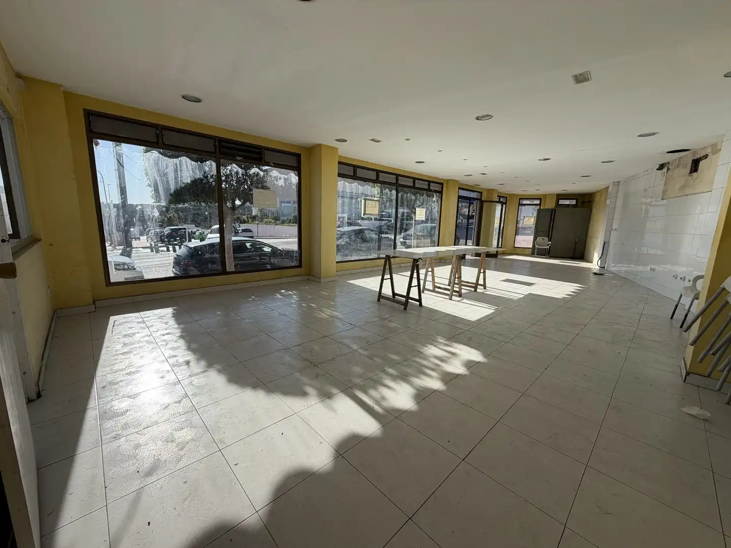 Local comercial en venta en Pueblo - Urbanizaciones