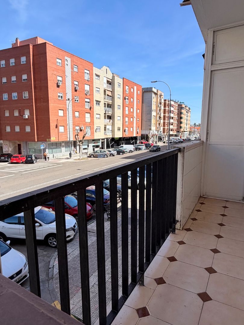 Vista exterior de Pis de lloguer en Badajoz Capital amb Moblat, Forn i Rentadora