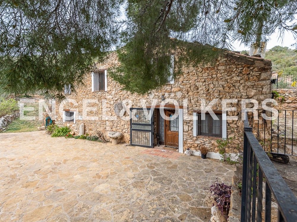 Vista exterior de Casa o xalet en venda en Sierra Engarcerán amb Calefacció, Terrassa i Moblat