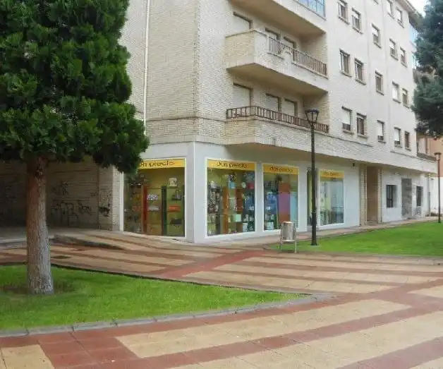 Local comercial en venda a La Robla