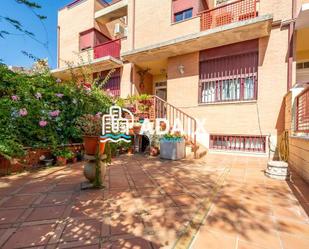 Vista exterior de Casa o xalet en venda en Cáceres Capital amb Aire condicionat, Terrassa i Balcó