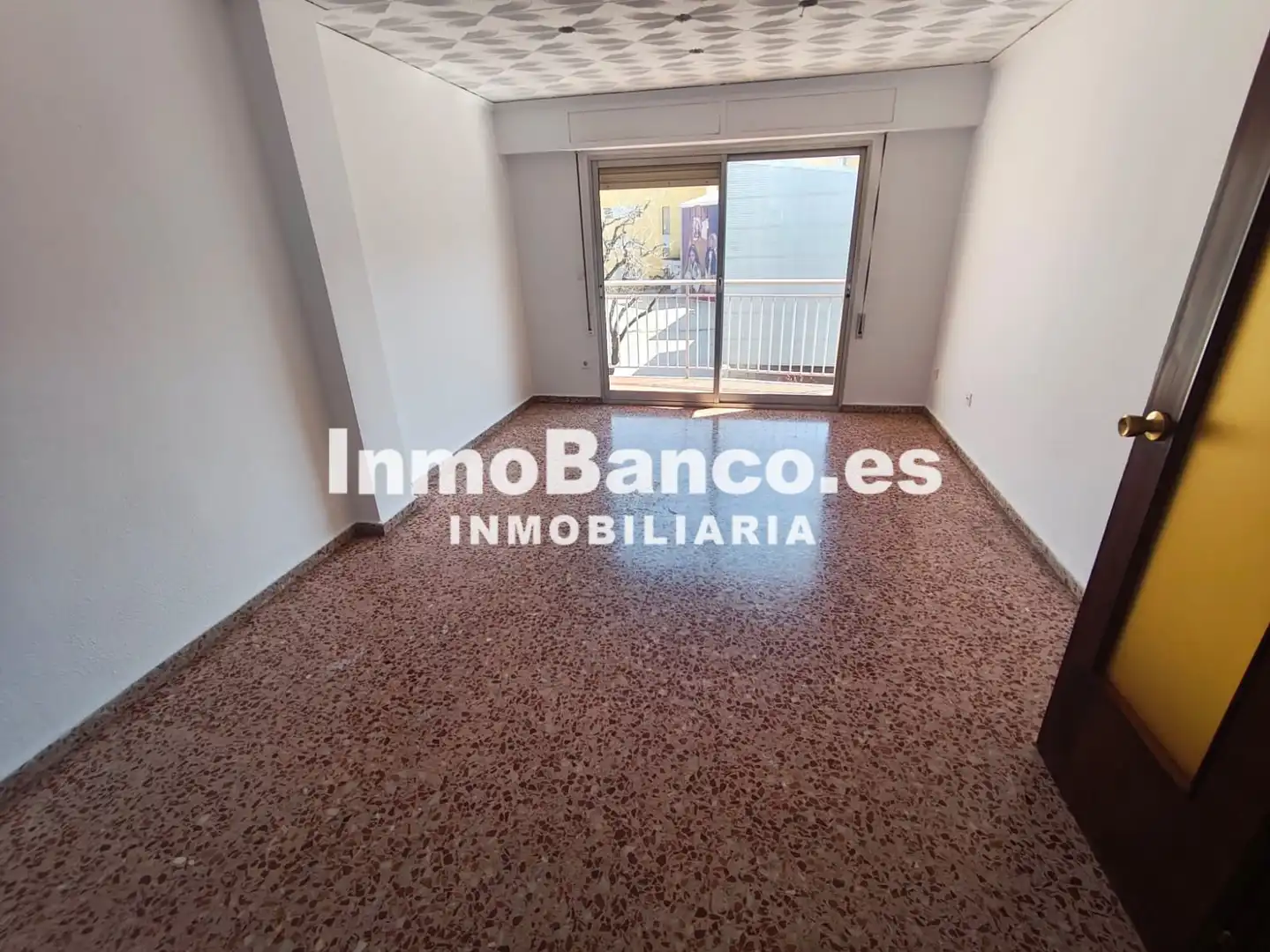 Flat with terrace for sale in Carrer del Poeta Llorente 25, imagen 4