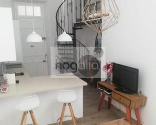 Cuina de Dúplex de lloguer en  Sevilla Capital amb Aire condicionat, Moblat i Balcó