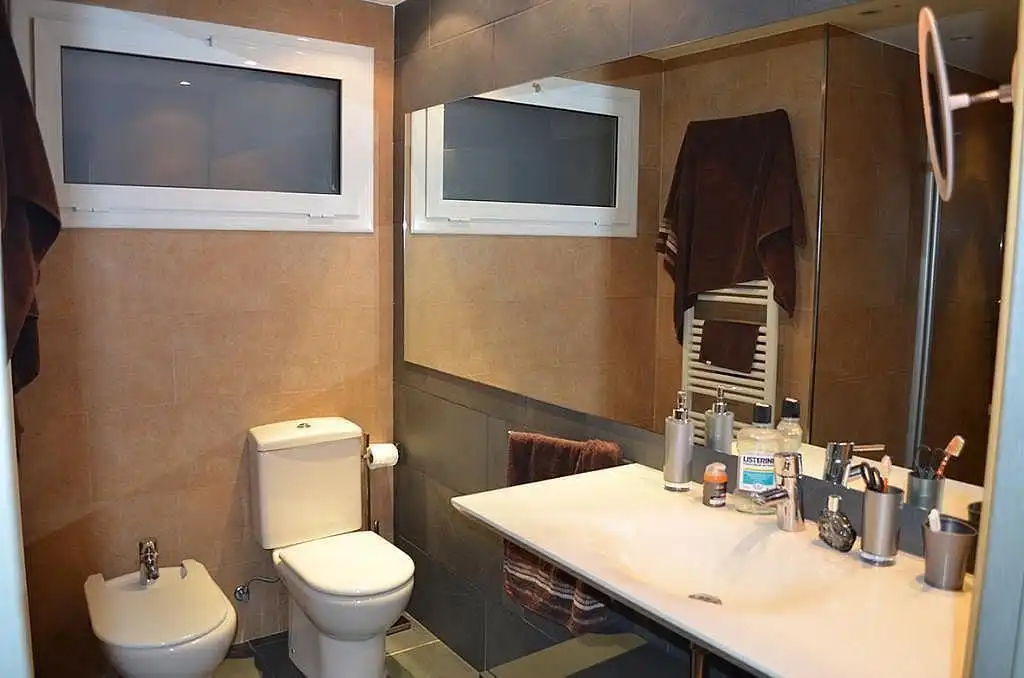 Baño de Ático en venta en Lleida con Aire acondicionado, Calefacción y Piscina