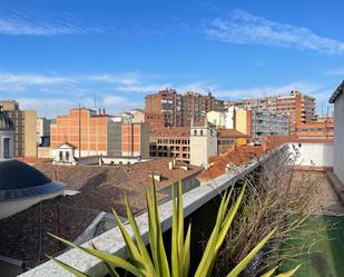 Vista exterior de Àtic en venda en Valladolid Capital amb Terrassa