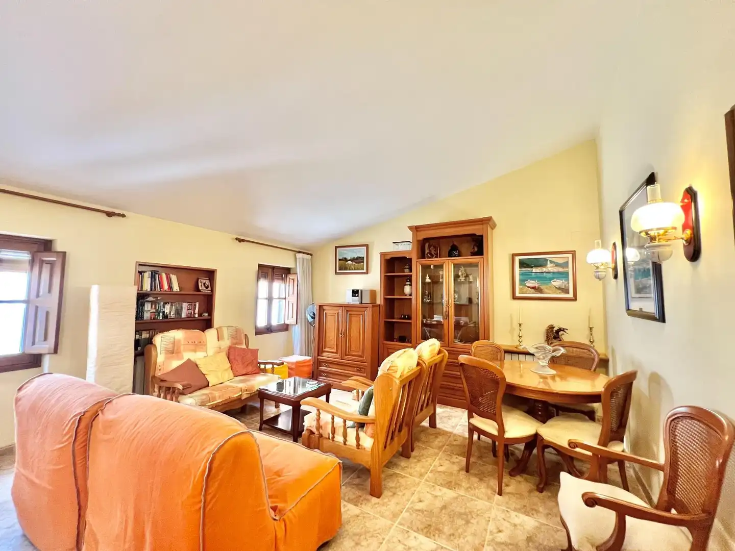 Sala d'estar de Casa adosada en venda en Palamós amb Aire condicionat, Calefacció i Terrassa