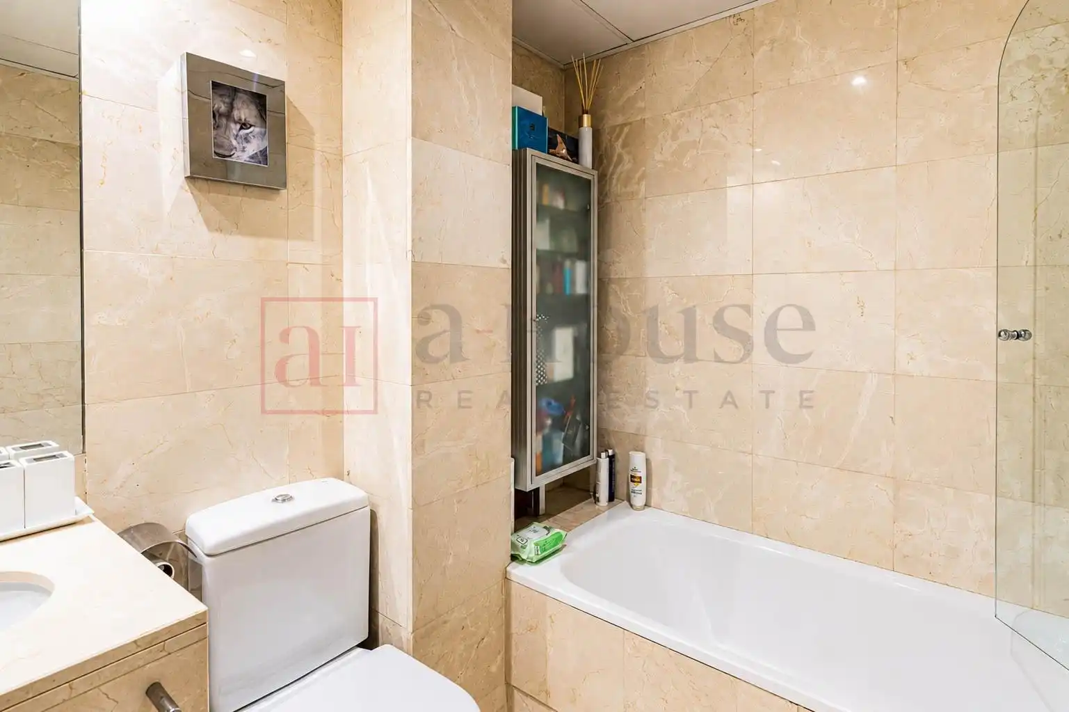 Baño de Planta baja en venta en Madrid con Aire acondicionado, Calefacción y Jardín privado
