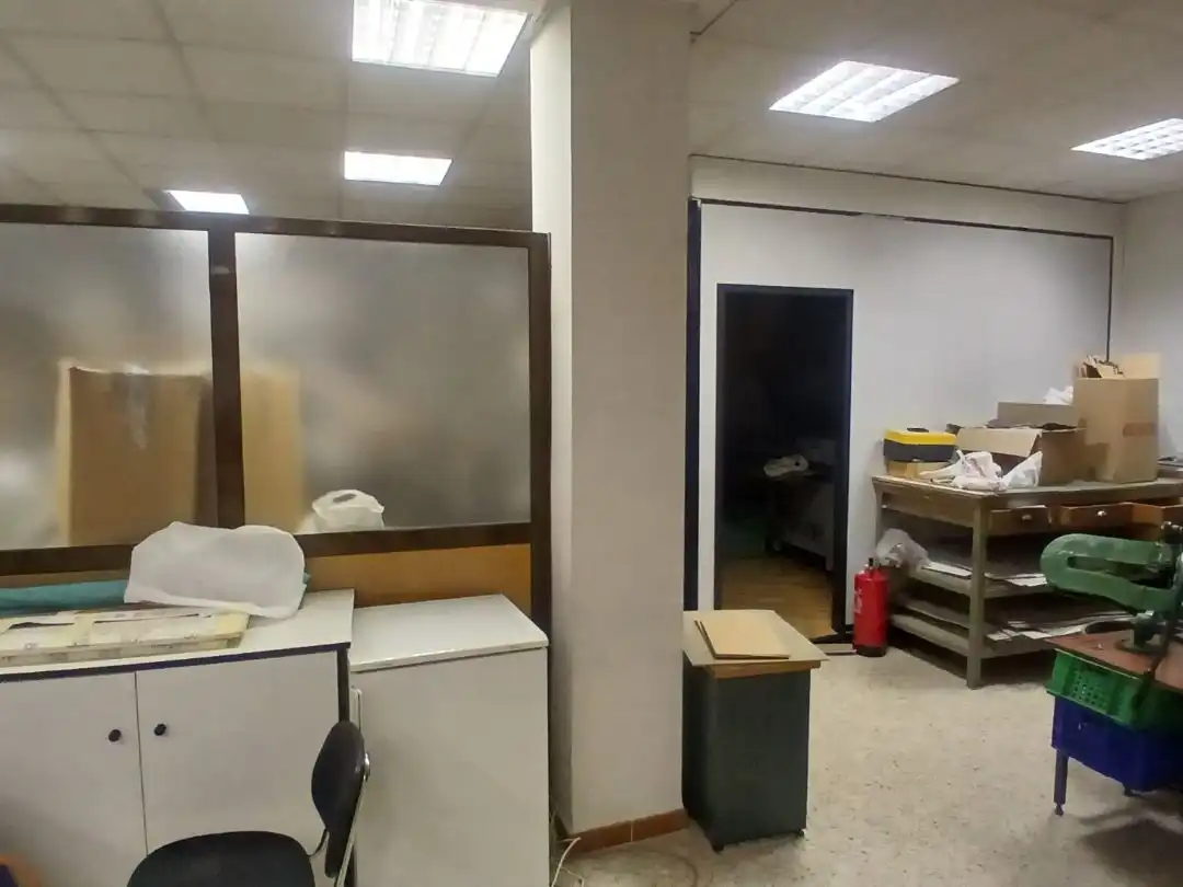 Local comercial en venta en Jacinto Benavente 7, imagen 4