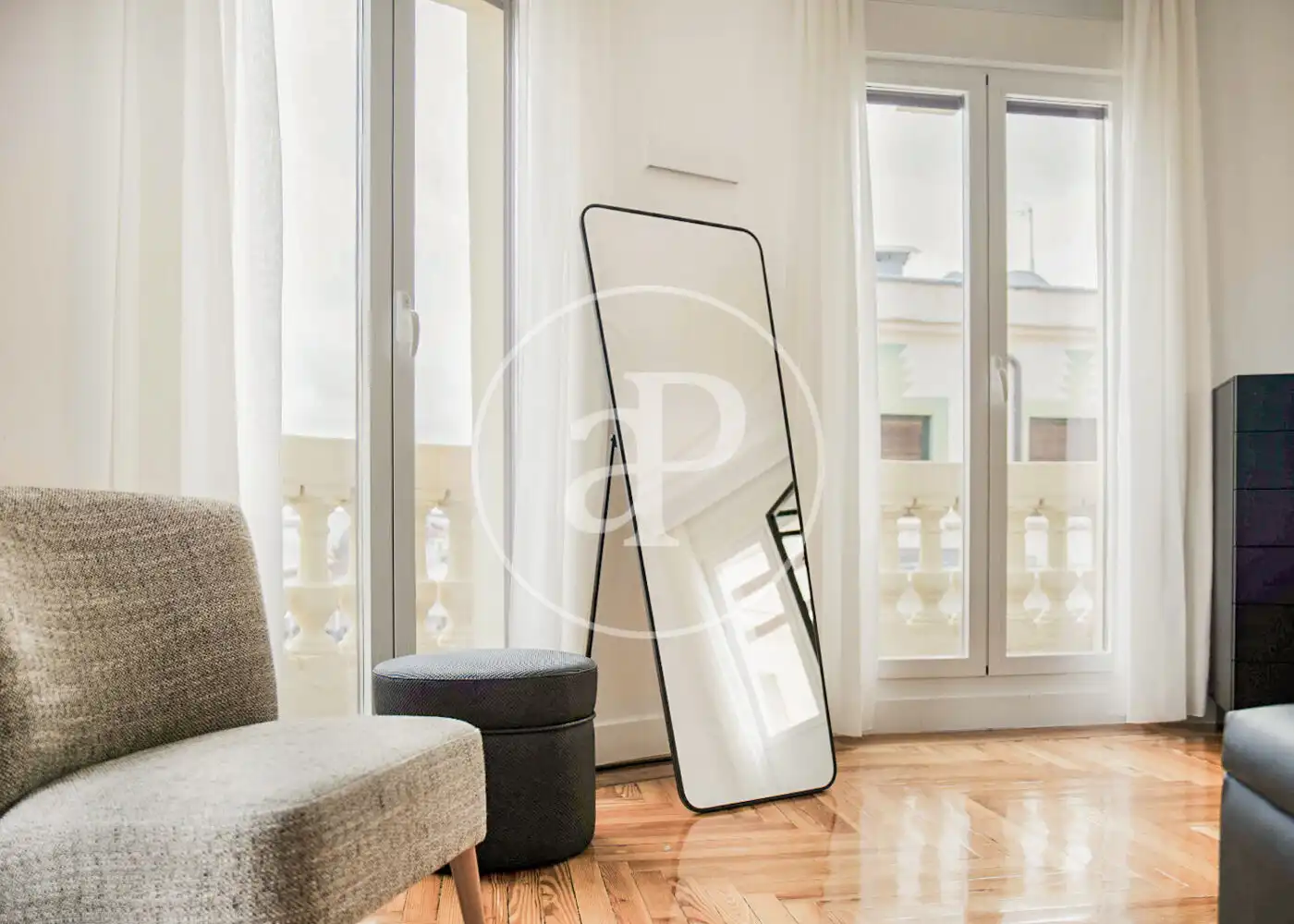 Schlafzimmer von Dachboden zur Miete in Madrid mit Klimaanlage, Heizung und Terrasse