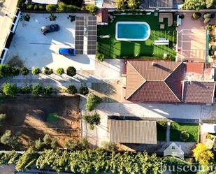 Vista exterior de Casa o xalet en venda en Linares amb Aire condicionat, Jardí privat i Piscina