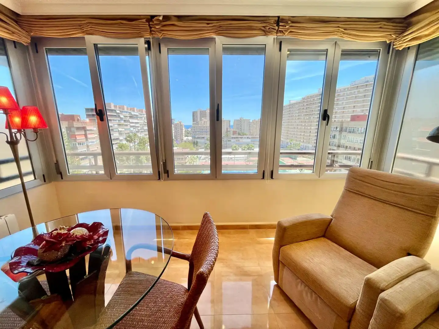 Habitación de Piso en venta en Alicante / Alacant con Aire acondicionado, Calefacción y Piscina comunitaria