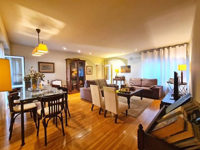 Piso en Venta en Calle González Besada en Auditorio - Seminario - Parque de Invierno