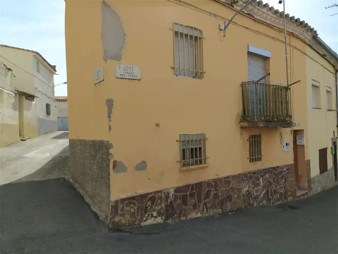 Vista exterior de Casa adosada en venda en San Lázaro