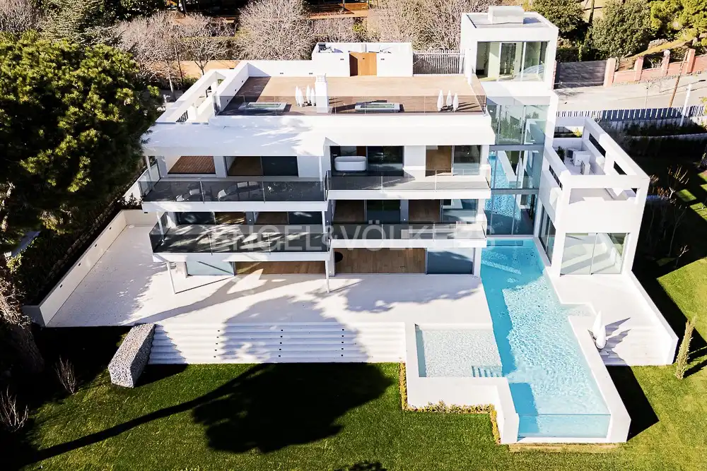 Vista exterior de Casa o chalet en venta en Barcelona con Aire acondicionado, Calefacción y Jardín privado
