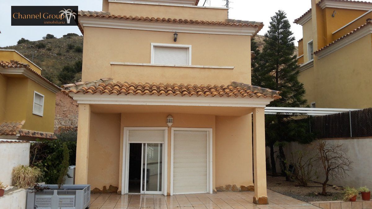 Vista exterior de Casa o xalet de lloguer en Muel amb Terrassa