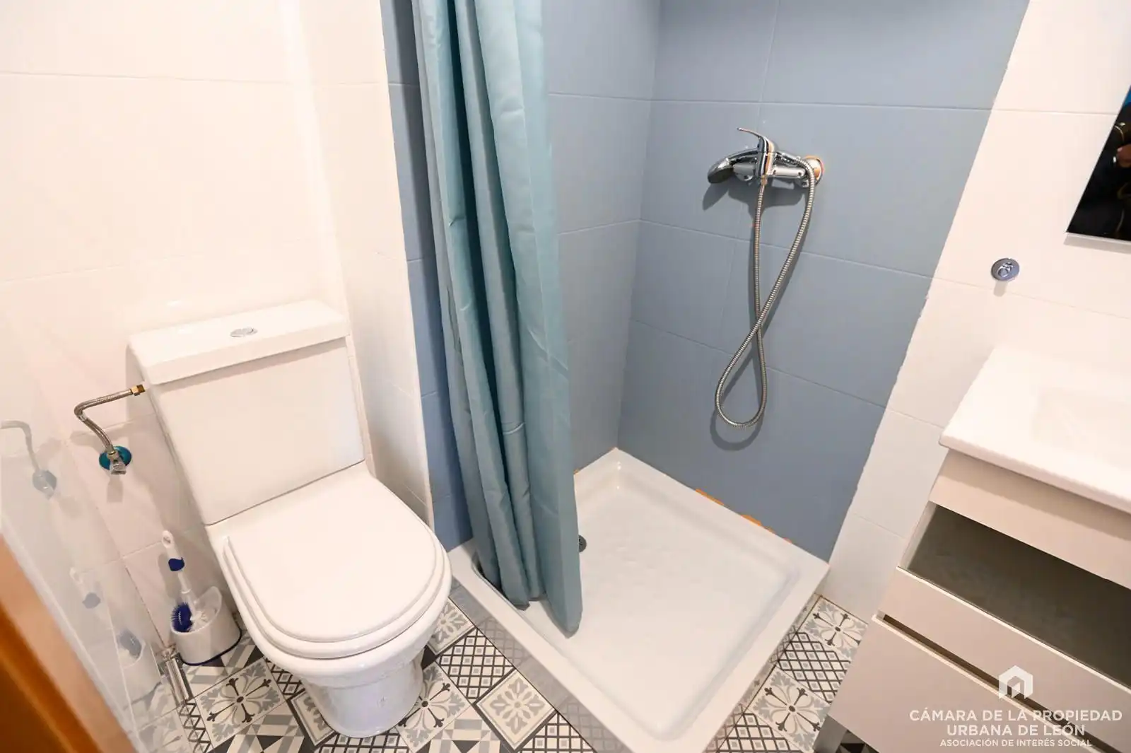 Baño de Piso de alquiler en León Capital  con Calefacción, Parquet y Terraza
