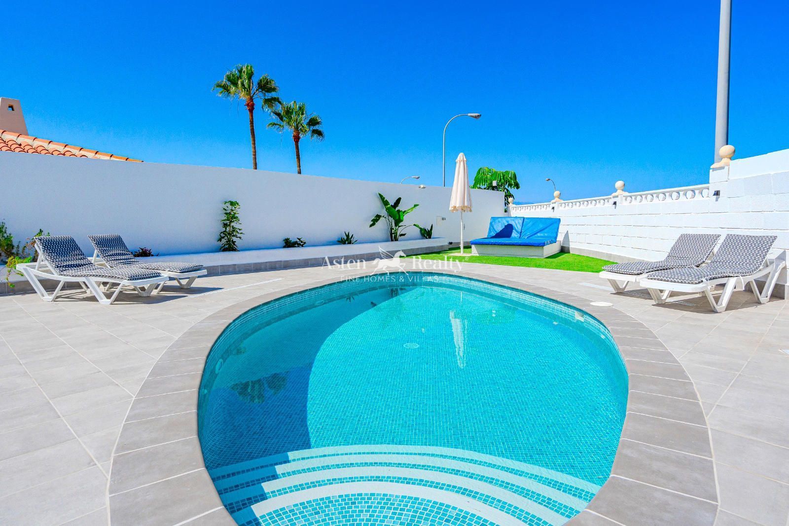 Piscina de Casa o xalet en venda en Adeje amb Aire condicionat, Terrassa i Traster