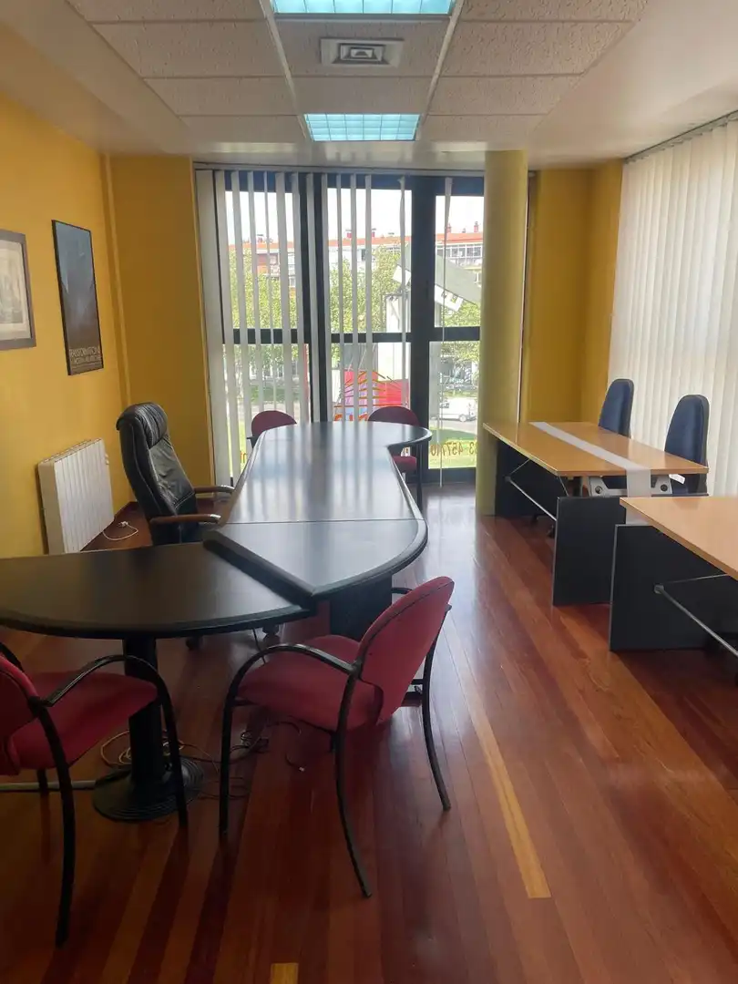 Office for sale in Valladolid  with Air Conditioner