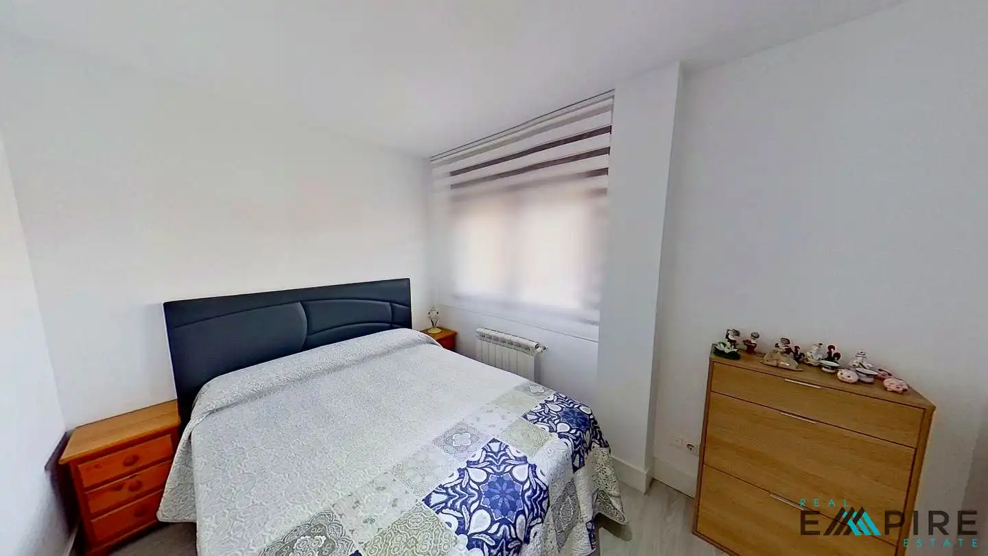 Habitación de Ático en venta en Illescas con Aire acondicionado, Calefacción y Jardín privado