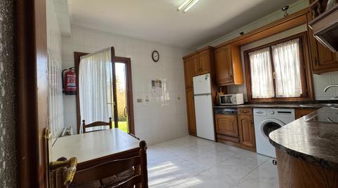 Foto 3 de Casa adosada en venda a Calle Calle de Antsonekoa, Urduliz, Bizkaia