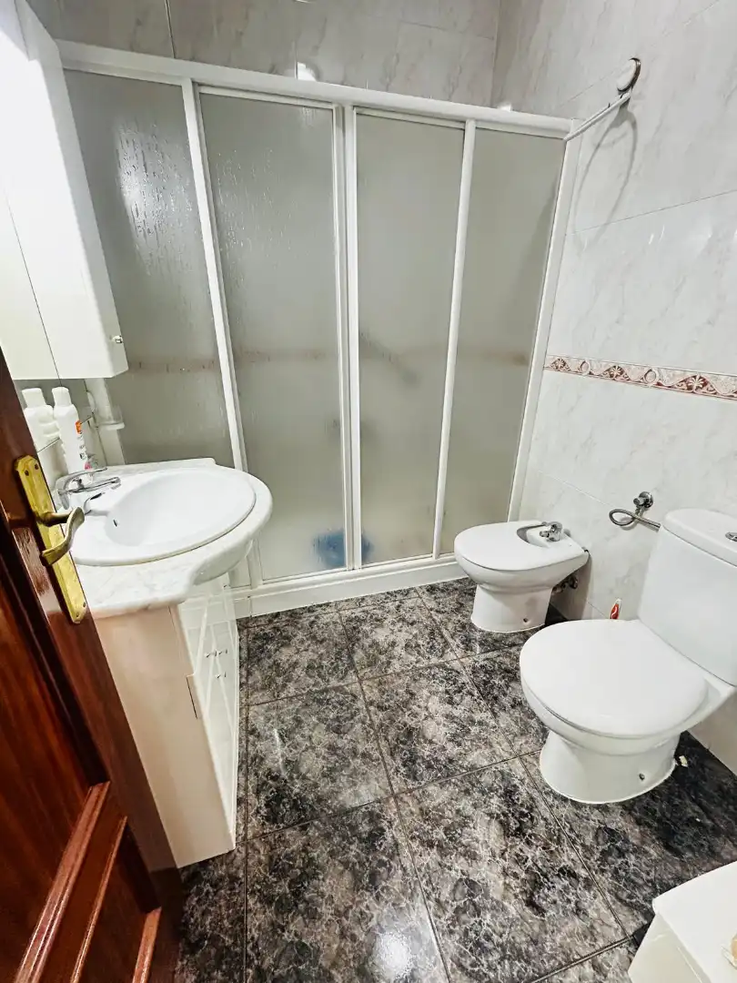 Bany de Pis en venda en Úbeda amb Moblat, Forn i Balcó