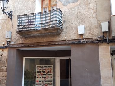 Casa amb balcó en venda a Calle Pons Cirac 10
