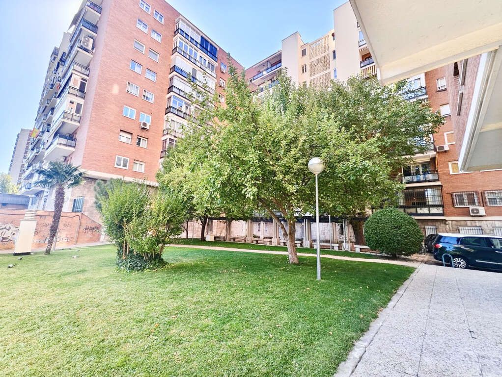 Exterior view of Flat for sale in  Madrid Capital  with Air Conditioner, Heating and Terrace