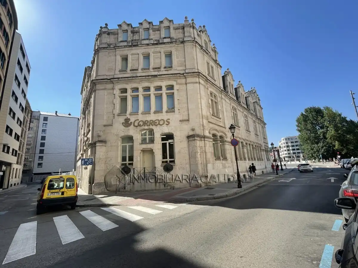 Vista exterior de Piso de alquiler en Burgos con Calefacción y Amueblado