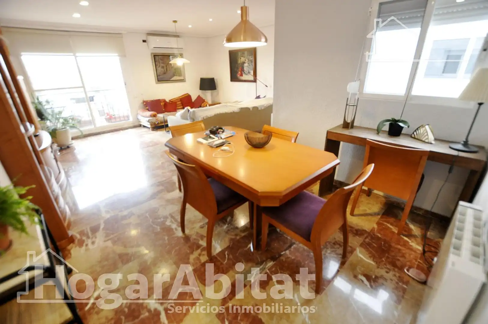 Sala d'estar de Pis en venda en Valencia amb Aire condicionat, Moblat i Balcó