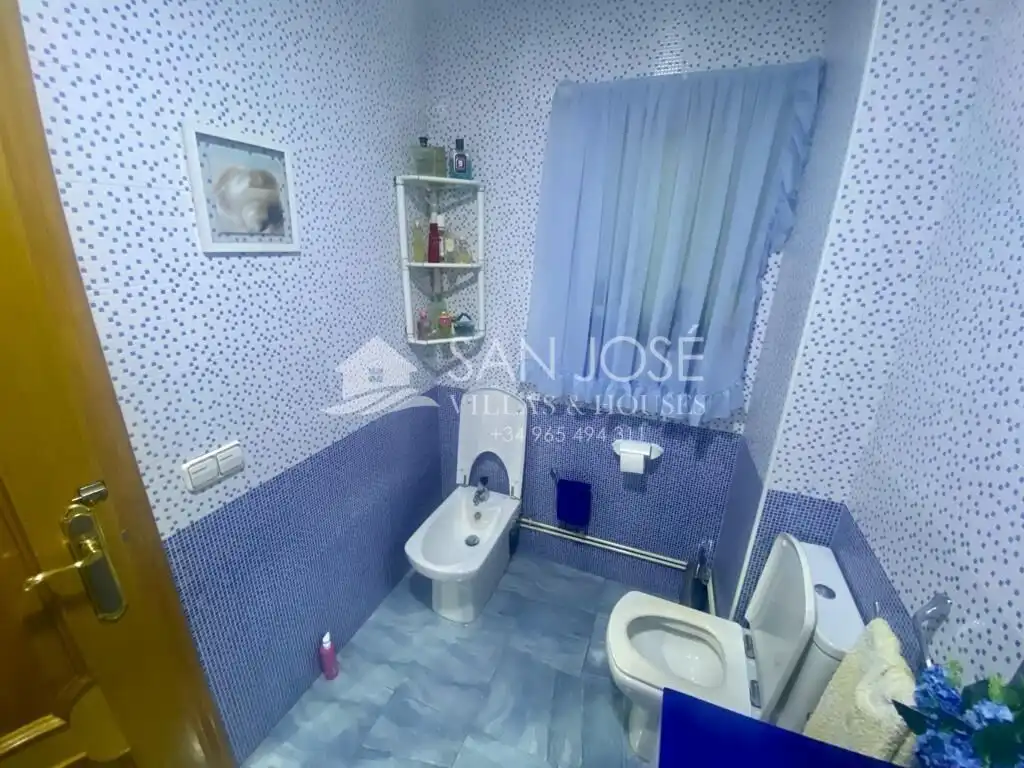 Bathroom of Houses for sale in San Vicente del Raspeig / Sant Vicent del Raspeig  with Air Conditioner, Private garden and Terrace