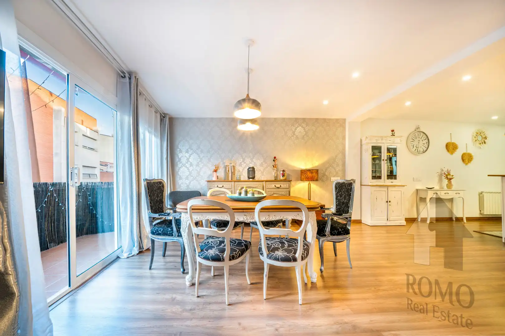 Comedor de Piso en venta en Santa Perpètua de Mogoda con Calefacción, Parquet y Terraza