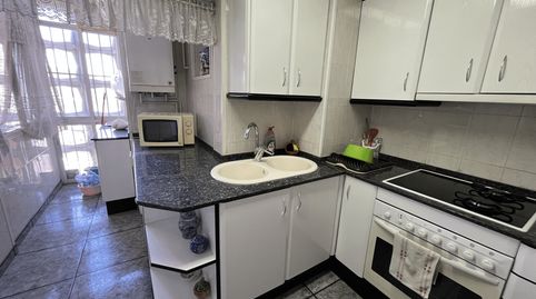 Foto 2 de Piso en venta en Carrer de Les Agudes, 24, Ciutat Meridiana, Barcelona Capital
