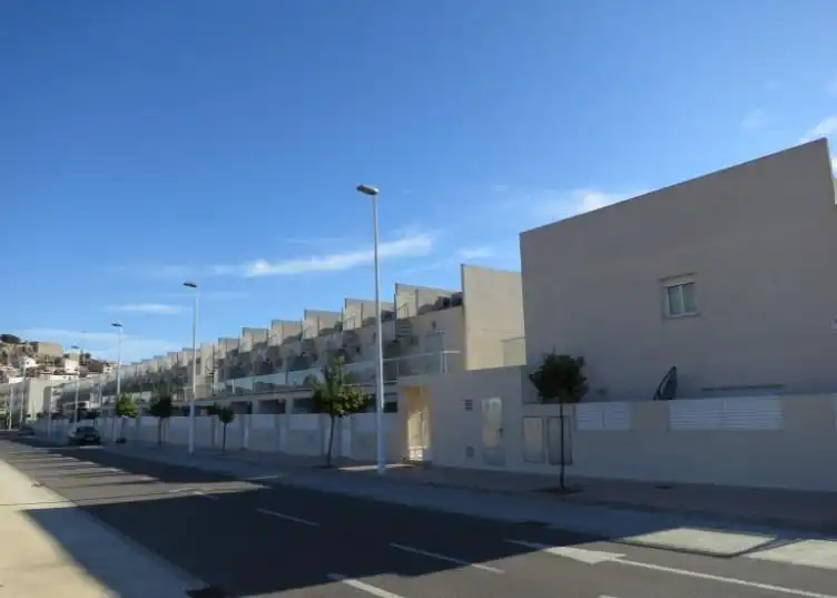 Vista exterior de Casa adosada en venta en Oropesa del Mar / Orpesa con Piscina comunitaria