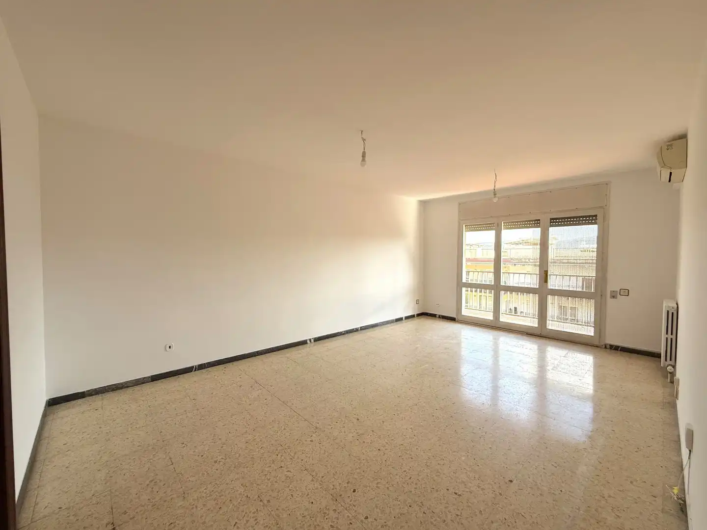 Vista exterior de Piso en venta en Igualada con Aire acondicionado, Calefacción y Trastero