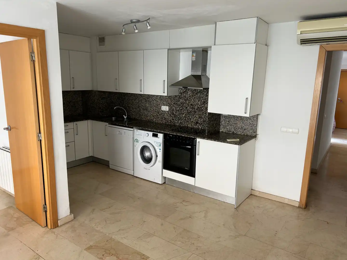 Kitchen of Flat for sale in Tarragona  with Air Conditioner, Heating and Terrace