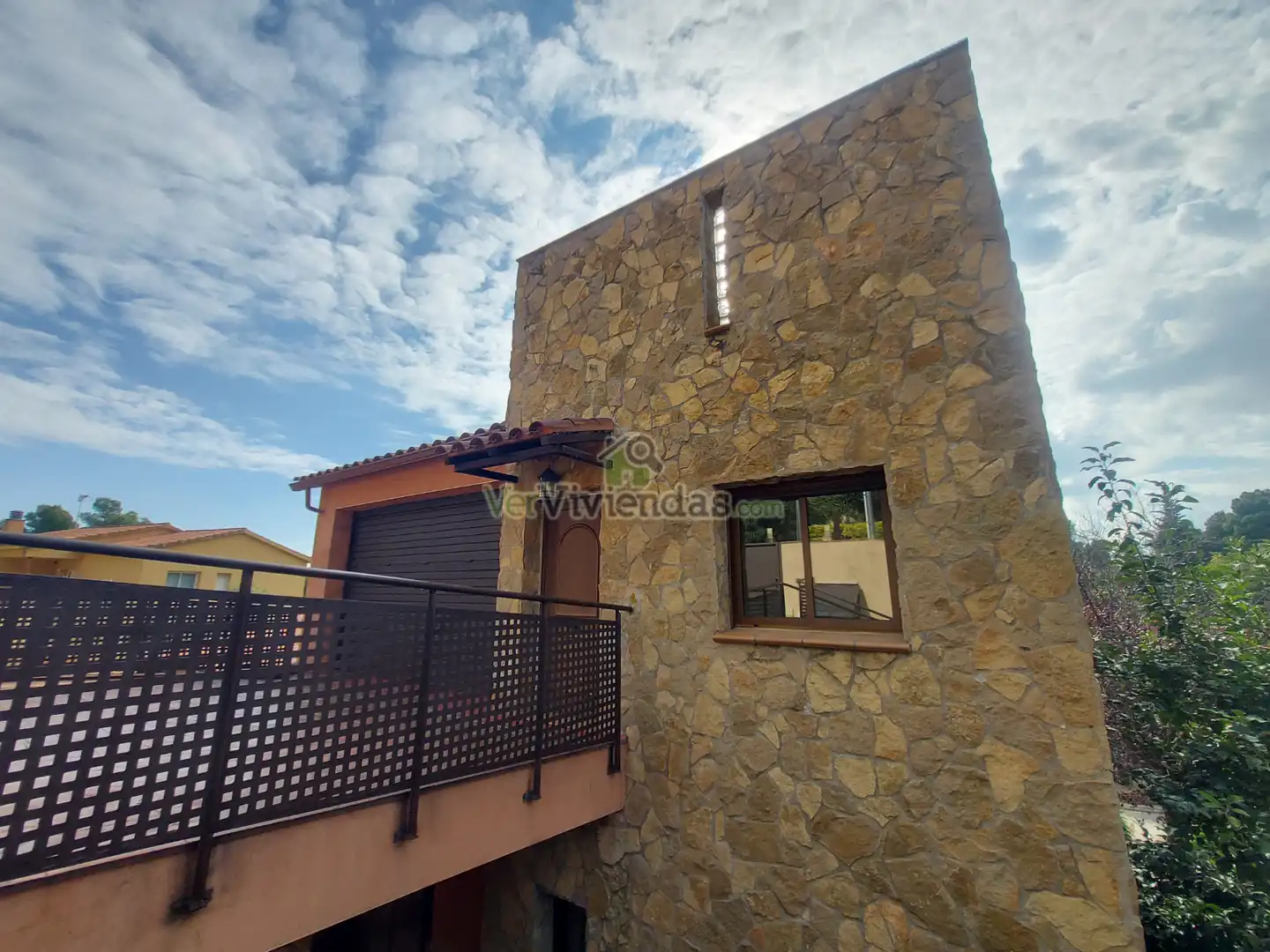 Vista exterior de Casa o xalet en venda en Corbera de Llobregat amb Aire condicionat, Calefacció i Jardí privat