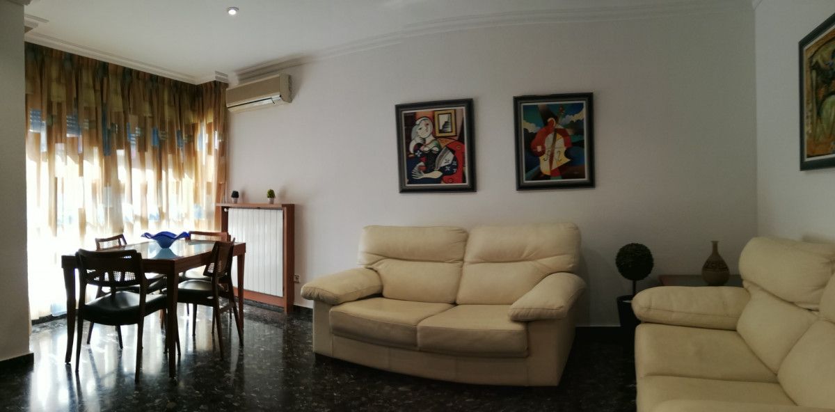 Sala d'estar de Pis de lloguer en Quart de Poblet amb Aire condicionat