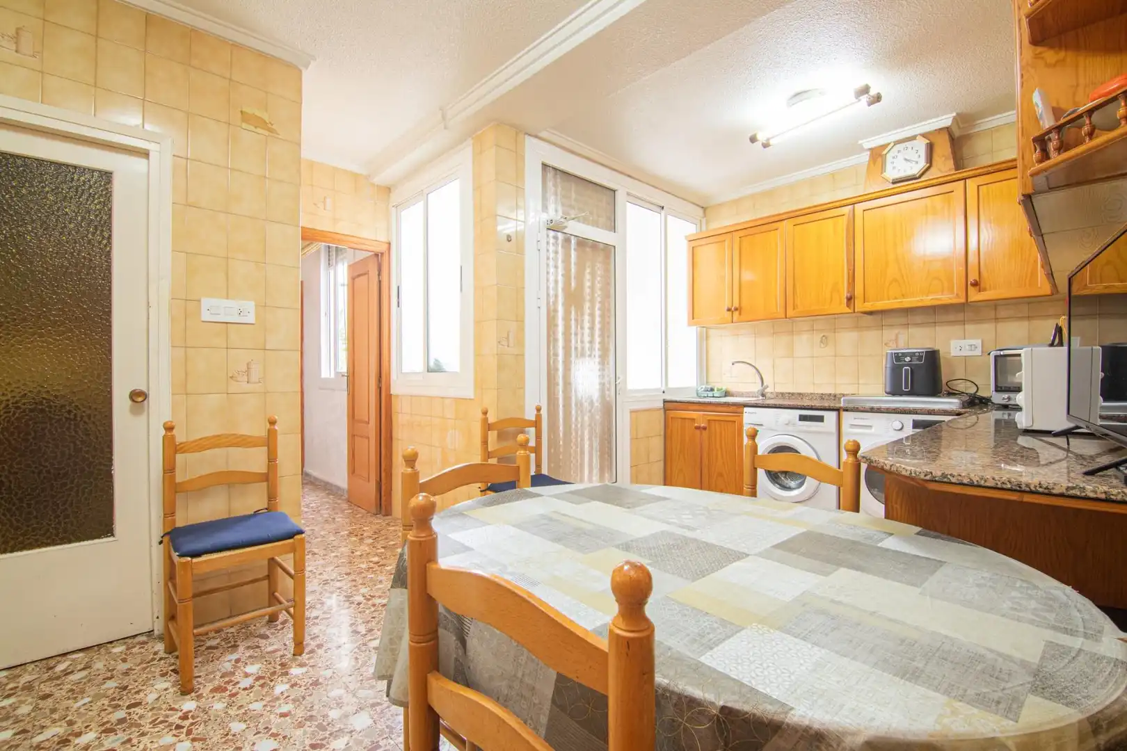 Küche von Einfamilien-Reihenhaus zum Verkauf in Elche / Elx mit Klimaanlage, Terrasse und Balkon