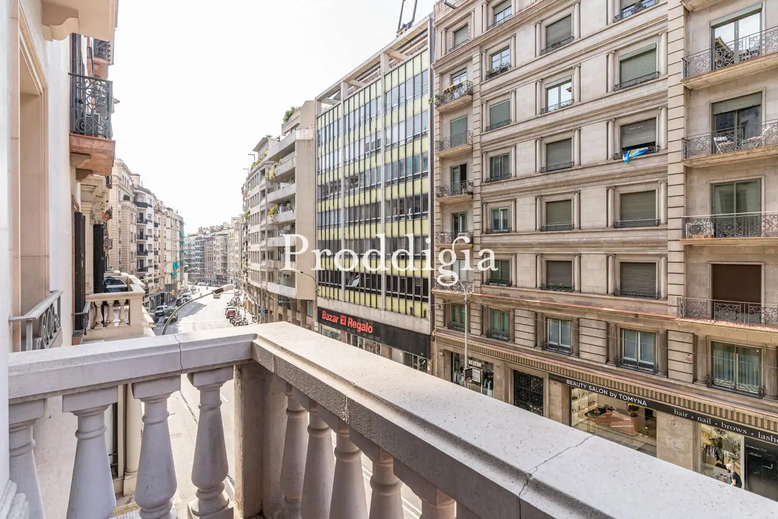 Flat for rent in Barcelona  with Air Conditioner and Furnished