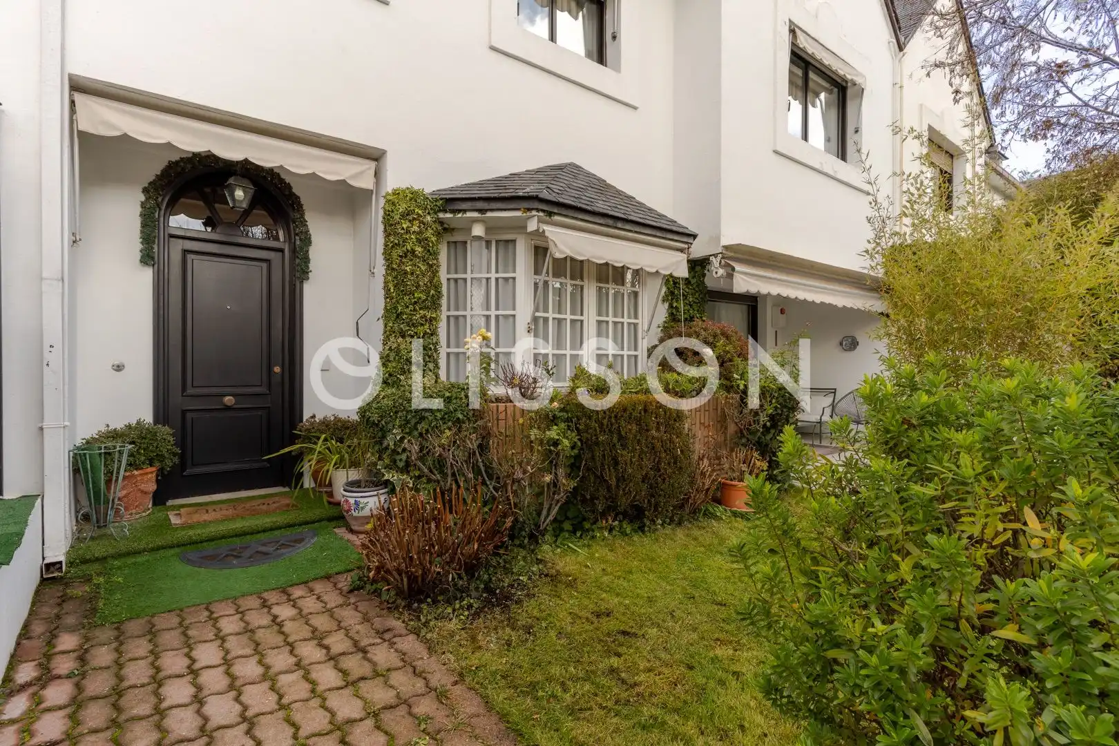 Vista exterior de Casa o chalet en venta en Madrid con Aire acondicionado, Calefacción y Jardín privado
