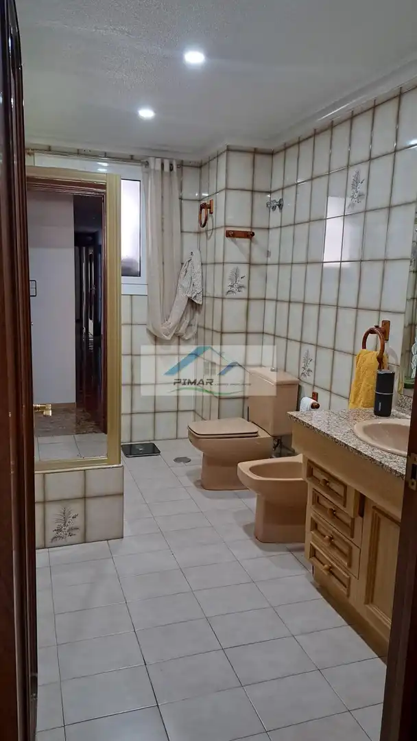 Baño de Piso en venta en Elche / Elx con Aire acondicionado, Calefacción y Balcón