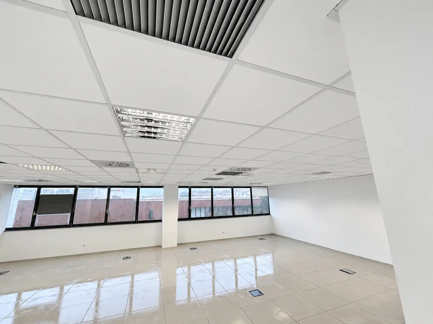 Office space with lift to rent in Polígono Parque Empresarial la Muga 11, imagen 26