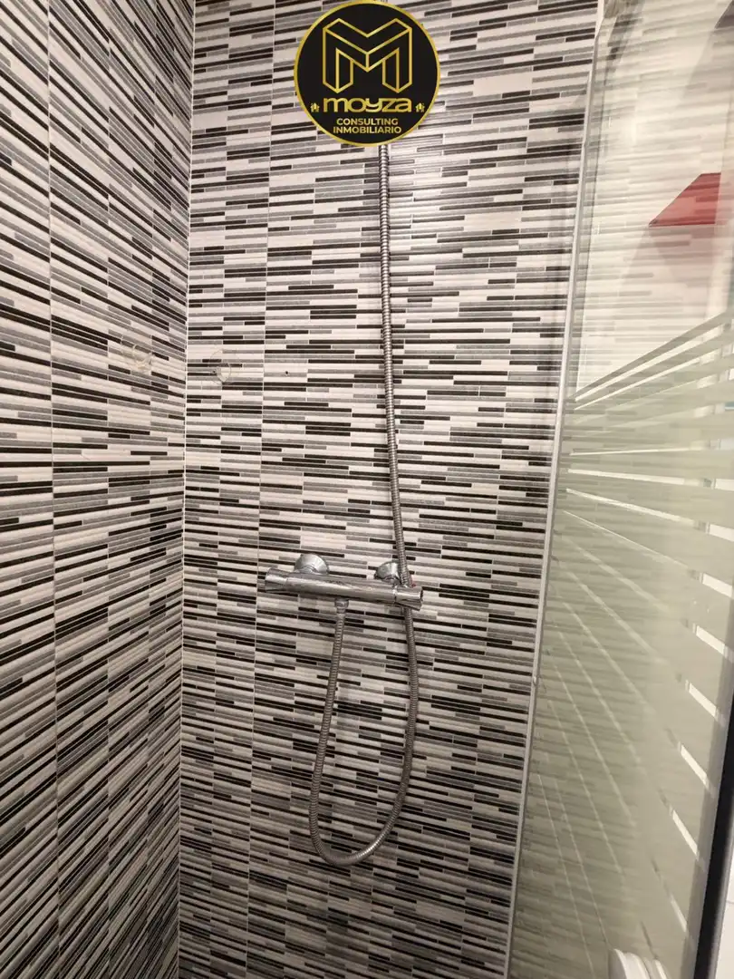 Bathroom of Flat for rent in Jaén  with Air Conditioner and Heating